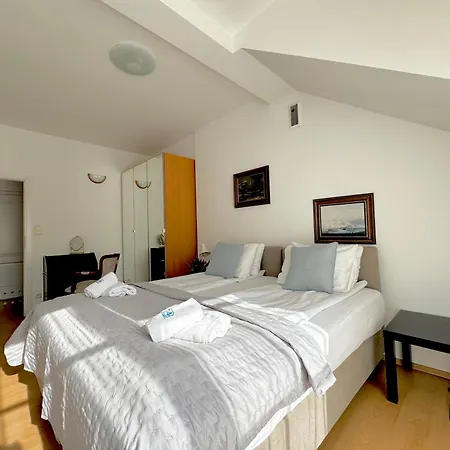 Apartment Bridget Przy Plazy Q4